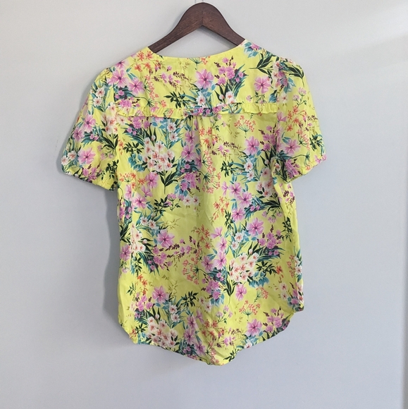Women's Kut from the Kloth Yellow Floral Covered Button Blouse Small Lyocell - Picture 2 of 6